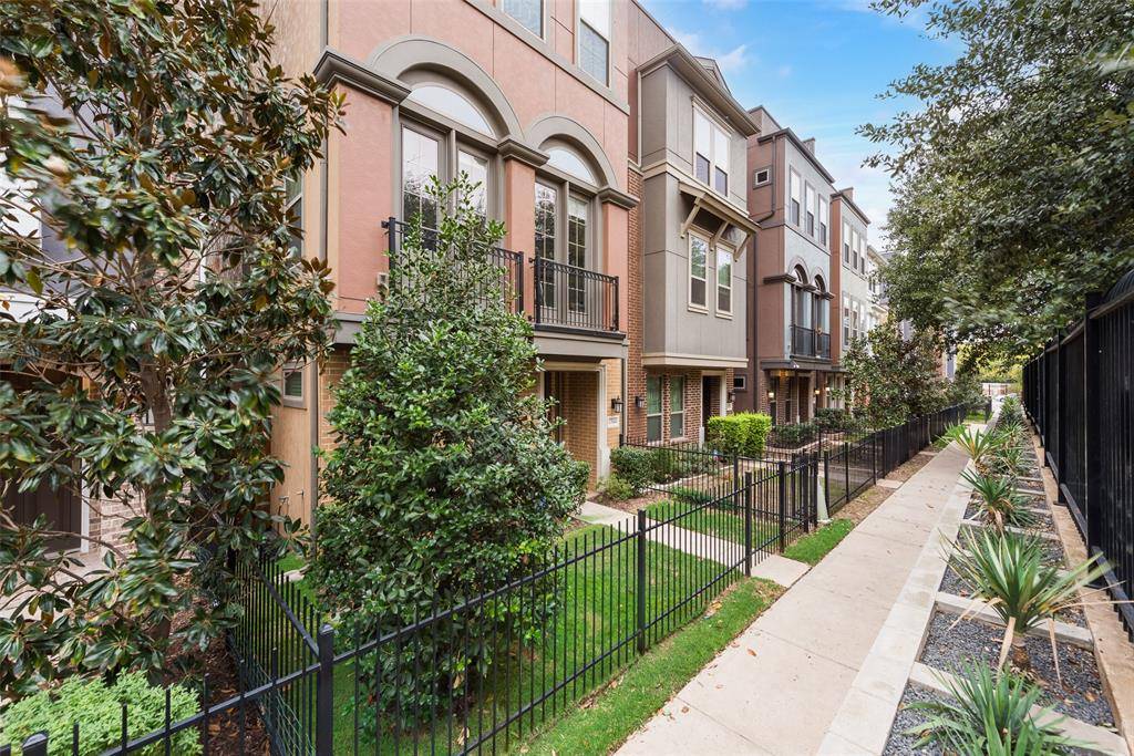 Dallas, TX 75215,1344 Romano Place