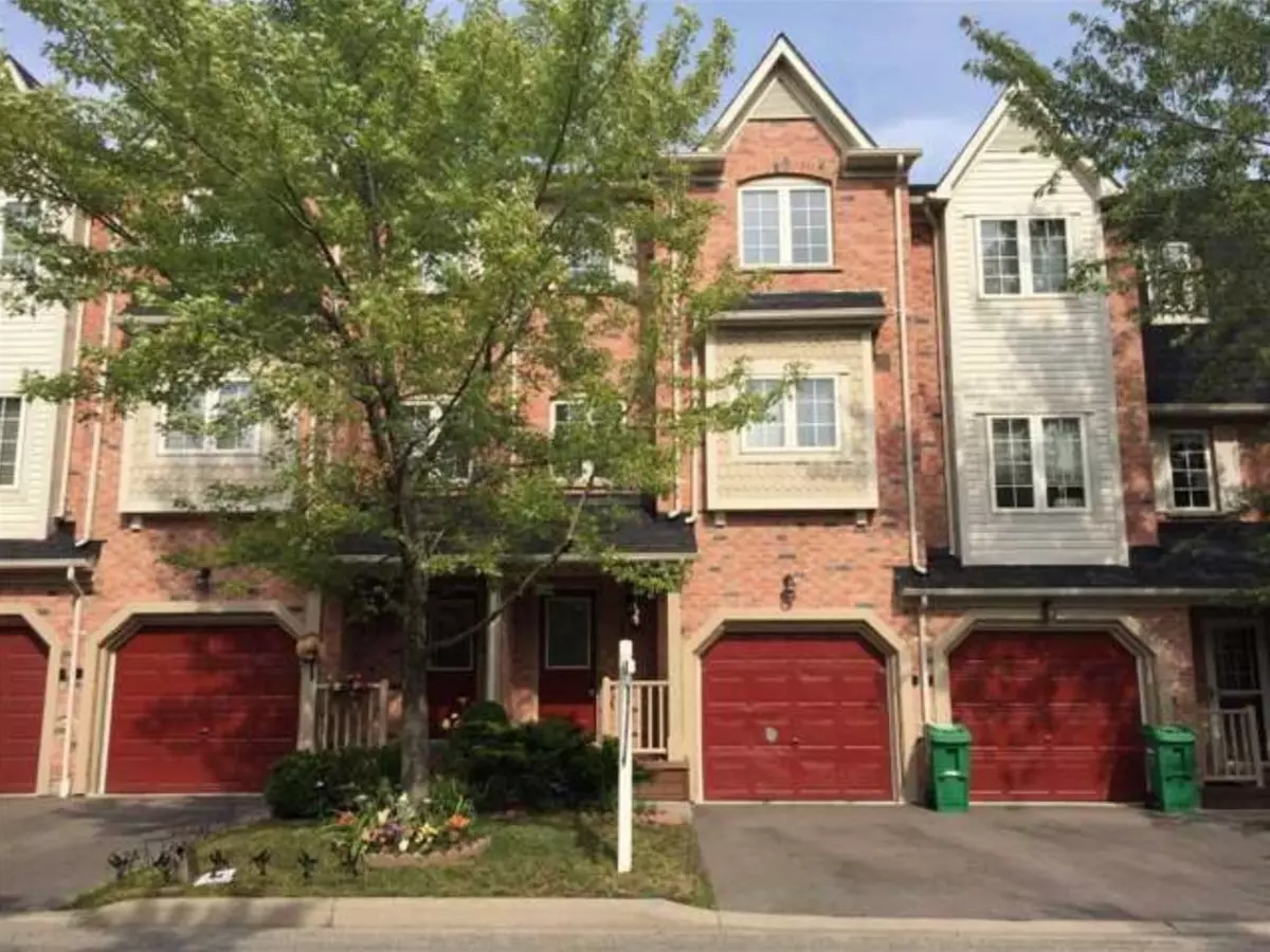 Mississauga, ON L5N 7Y6,7190 Atwood LN #74