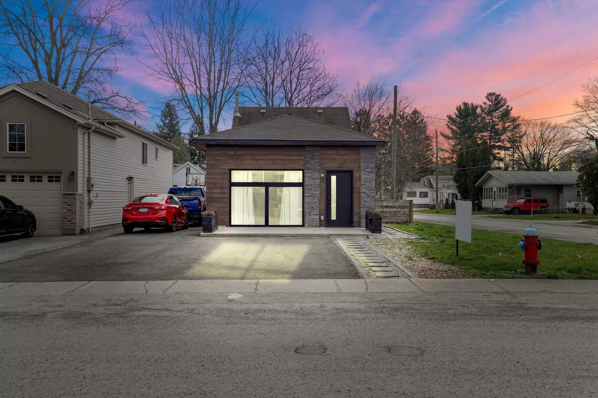 Niagara Falls, ON L2G 2H5,6546 Ash ST S