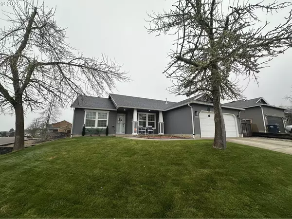 6004 QUARTZ AVE, Springfield, OR 97478