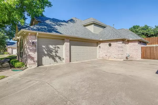 Burleson, TX 76028,412 Shenandoah Drive