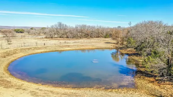 Santo, TX 76472,402 N Bosley Road