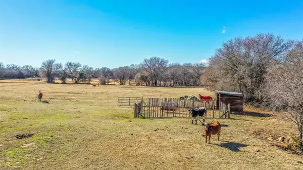 Santo, TX 76472,402 N Bosley Road