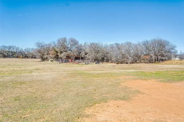 Santo, TX 76472,402 N Bosley Road