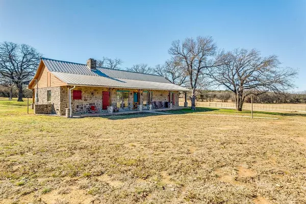 Santo, TX 76472,402 N Bosley Road