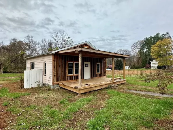 96 Hiawassee Street, Hayesville, NC 28904