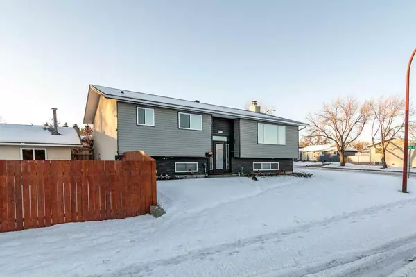 311 20 ST Northeast, Medicine Hat, AB T1C 1B7