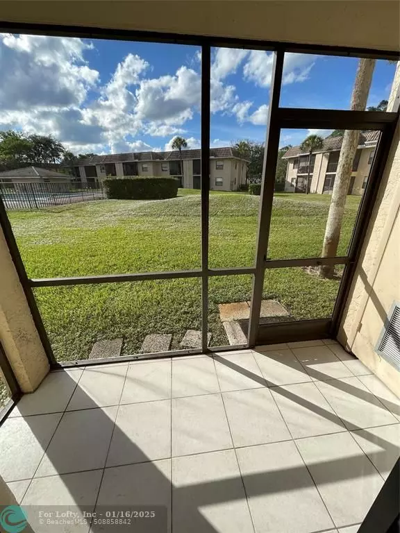 Boca Raton, FL 33433,6716 Palmetto Cir  #101