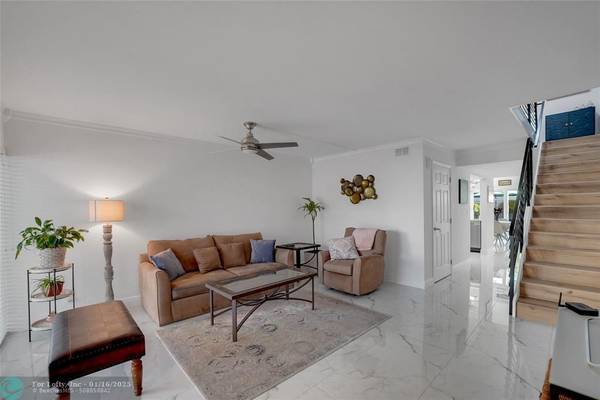 Lauderdale By The Sea, FL 33308,5555 N Ocean Blvd  #40