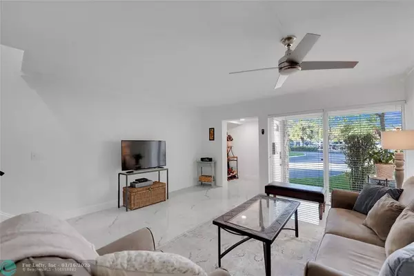 Lauderdale By The Sea, FL 33308,5555 N Ocean Blvd  #40