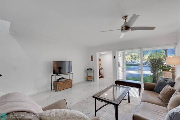 Lauderdale By The Sea, FL 33308,5555 N Ocean Blvd  #40