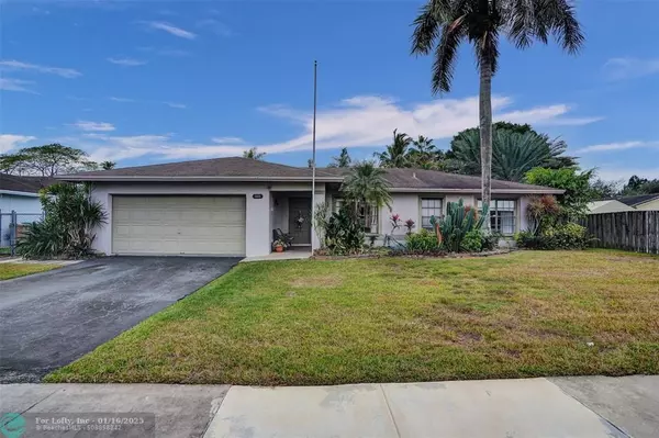 1031 SW 124th Way, Davie, FL 33325