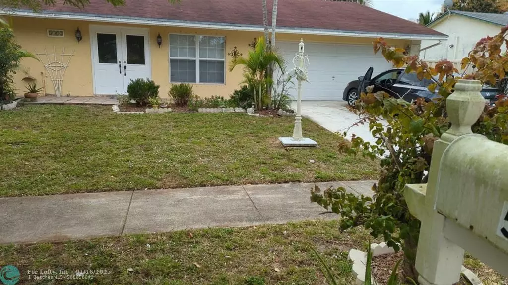 Lake Worth, FL 33463,5732 Mels Way