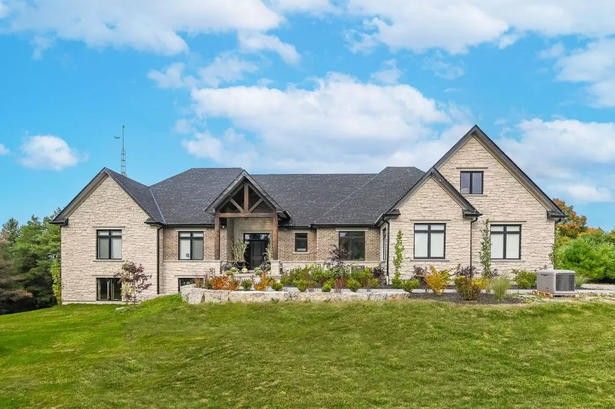 Puslinch, ON N1H 6H8,693 ARKELL RD