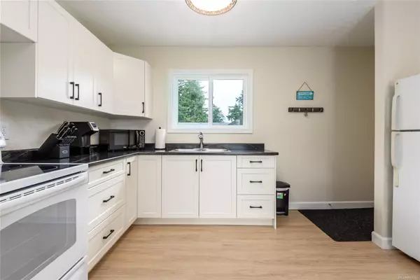 Courtenay, BC V9J 1W9,5730 Coral Rd #11