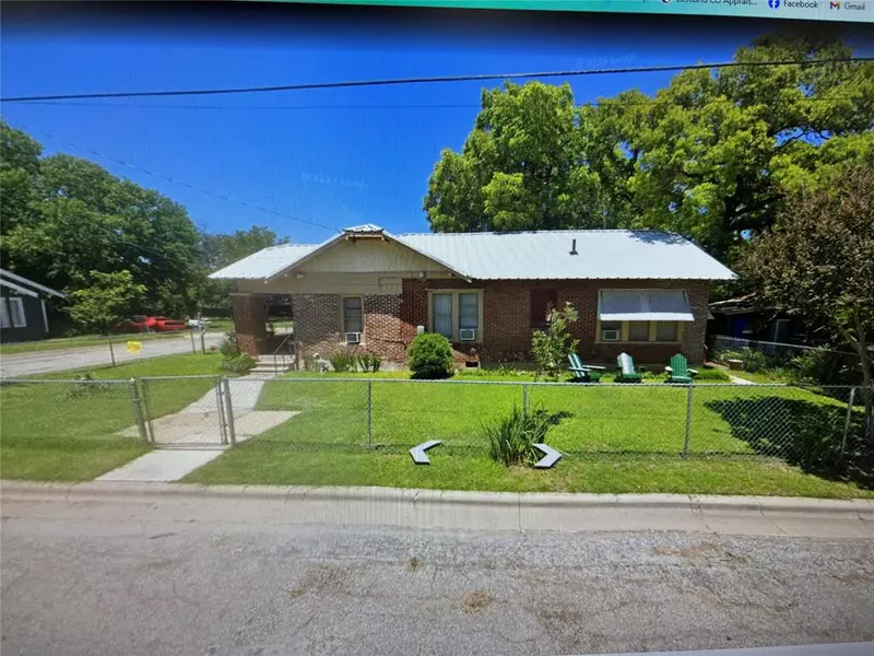 1216 3rd Street, Brownwood, TX 76801