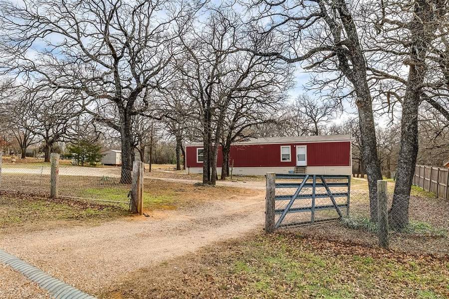 8808 Cahill Drive, Alvarado, TX 76009