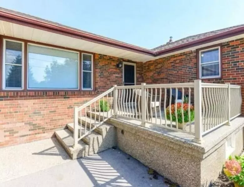 205 Southview RD, Oakville, ON L6K 2P2