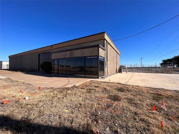 1604 E Airport Road, Weatherford, OK 73096