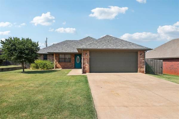 2908 Lacey Drive, Chickasha, OK 73018