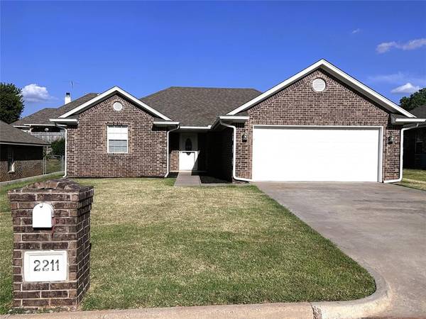 2211 University Boulevard, Chickasha, OK 73018