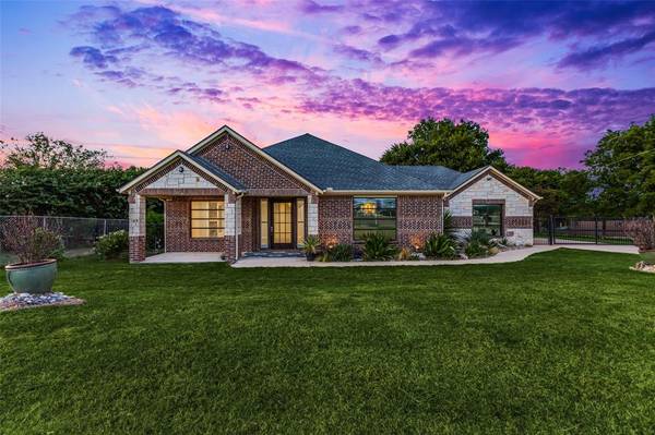 1008 E Ovilla Road, Red Oak, TX 75154