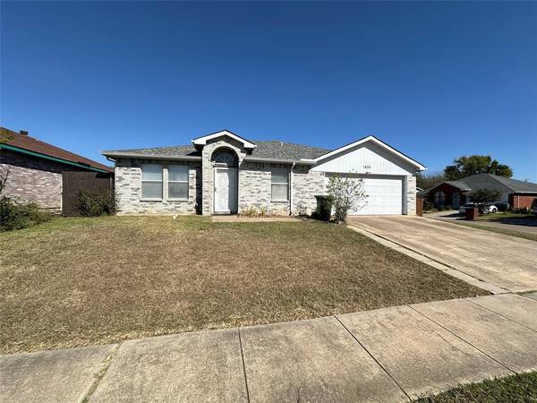 1425 Chesapeake Drive, Arlington, TX 76014