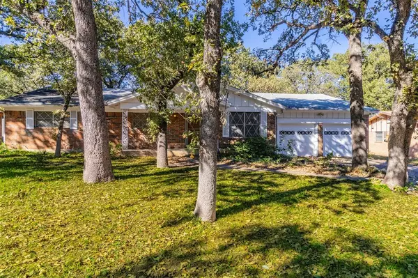 3413 Duer Drive,  Forest Hill,  TX 76119