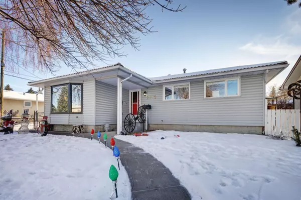 1352 Lake Sylvan DR SE, Calgary, AB T2J 3C8