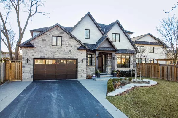 Oakville, ON L6H 1V9,1516 Pembroke DR