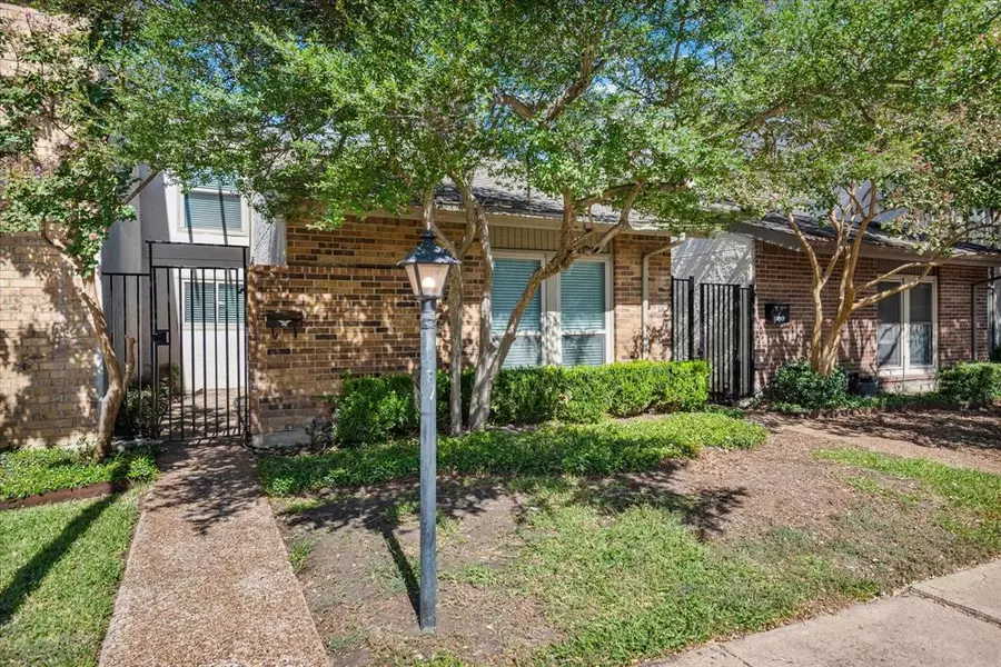 9821 Bent Branch Lane, Dallas, TX 75243