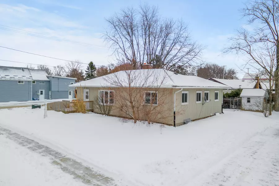 467 QUEEN ST, Kincardine, ON N2Z 2J4