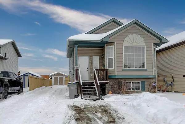 8833 69 Avenue, Grande Prairie, AB T8X 0C1