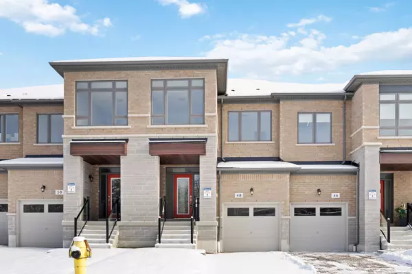 48 Mountainside CRES, Whitby, ON L1R 0P4