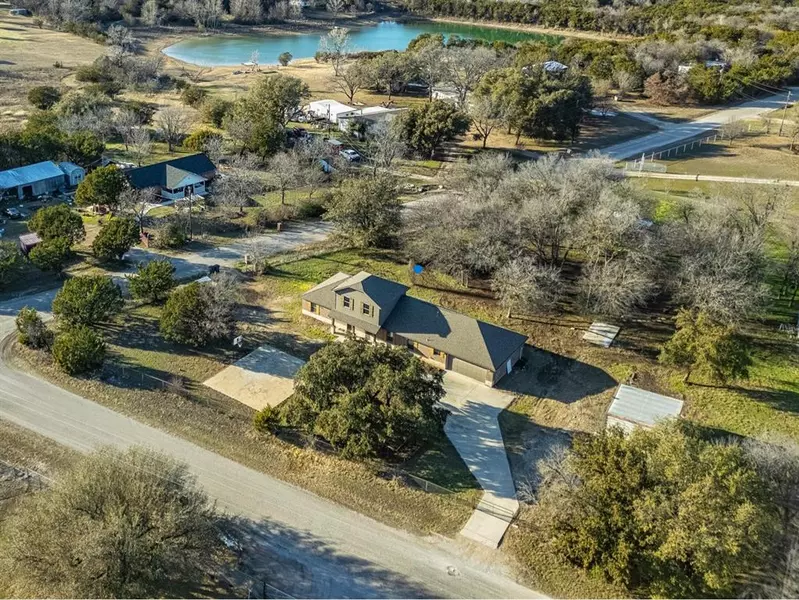 102 Cedar Creek Drive, Azle, TX 76020