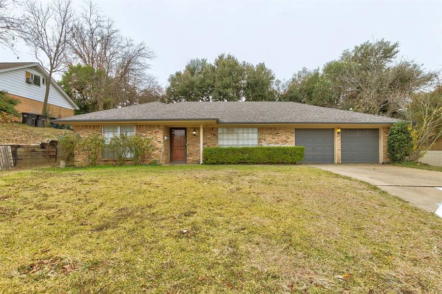 5229 Winifred Drive, Fort Worth, TX 76133