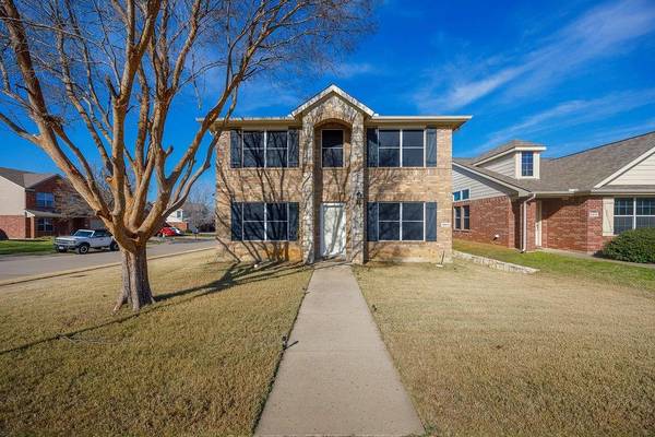 8811 Eastwood Avenue, Cross Roads, TX 76227