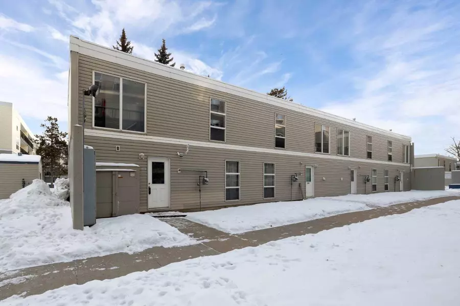 21 Macdonald DR #1527, Fort Mcmurray, AB T9H 4H4