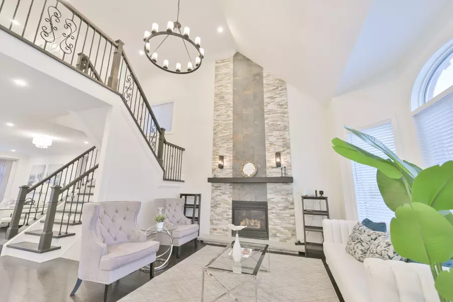 6 Tower Bridge CRES, Markham, ON L6C 2M8