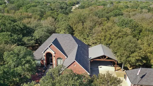 144 N Natural Spring Lane, Azle, TX 76020