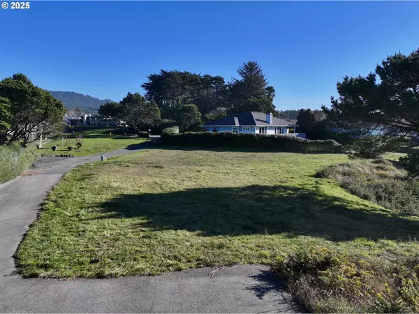 Brookings, OR 97415,96370 NORTH DR #8