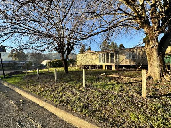 Myrtle Creek, OR 97457,143 SONYA CT