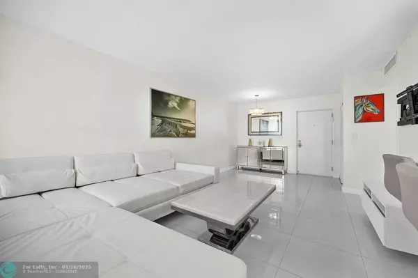 Sunny Isles Beach, FL 33160,17620 Atlantic Blvd  #302