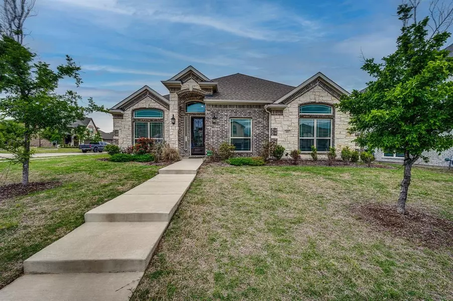 411 Wintergreen Drive, Waxahachie, TX 75165