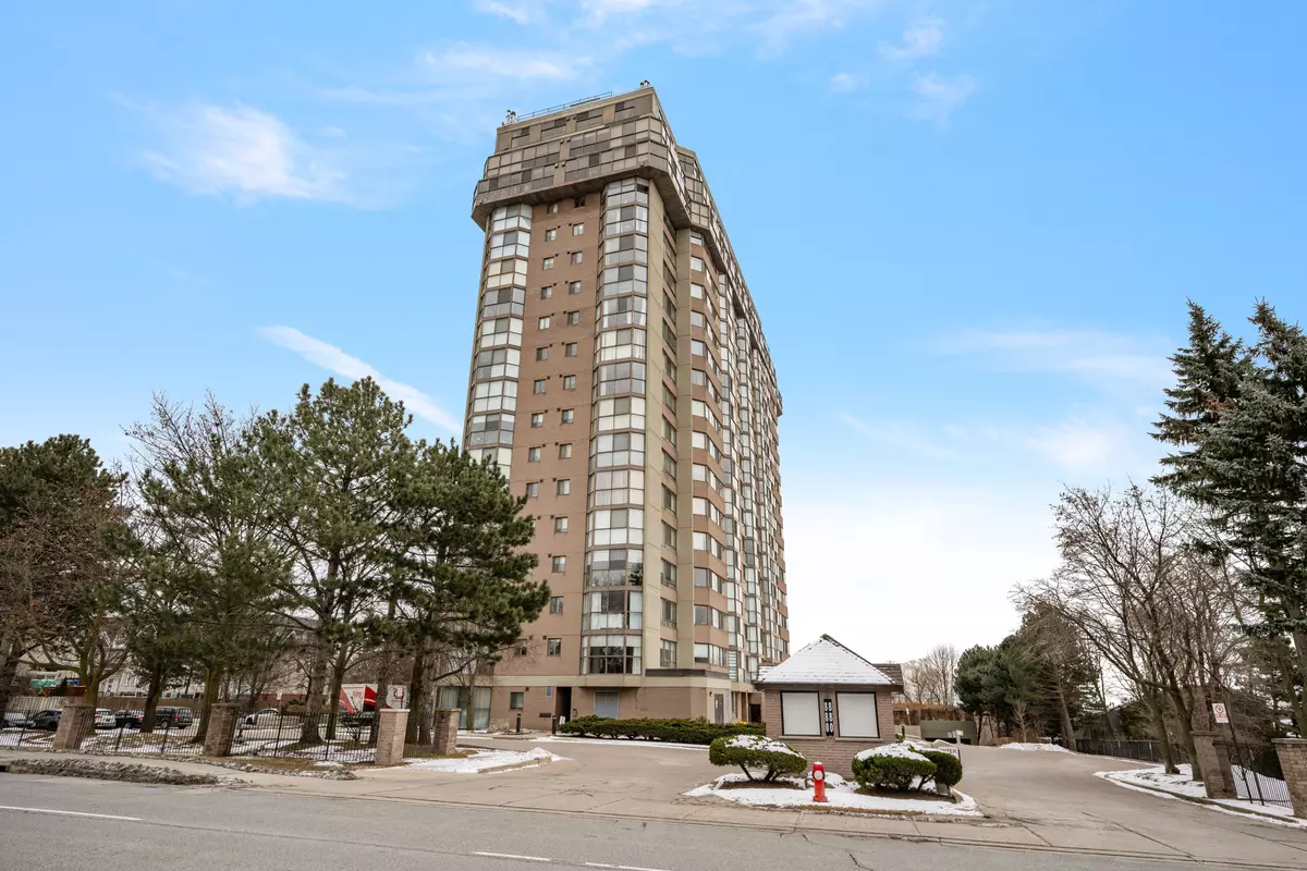 Mississauga, ON L5C 4H3,880 Dundas ST #1408