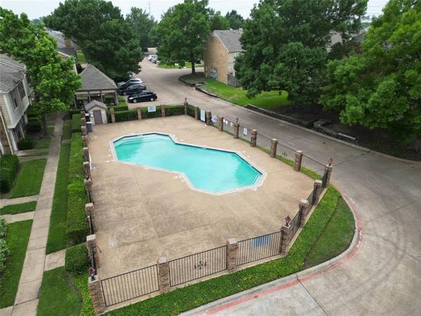 637 Carriagehouse Lane #6, Garland, TX 75040