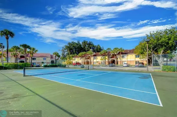 Boynton Beach, FL 33426,815 W Boynton Beach Blvd  #103