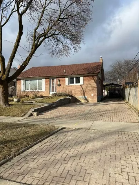 4 Hawkedon CRES, Toronto W10, ON M9W 3L7