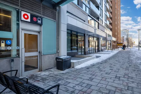 Ottawa Centre, ON K1R 0G1,340 QUEEN ST #305