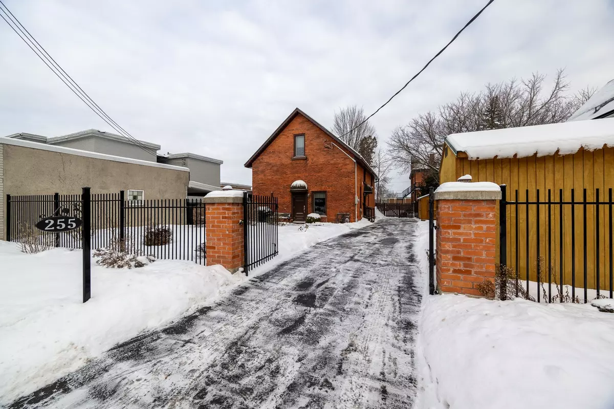 Renfrew, ON K8A 3H1,255 Supple ST